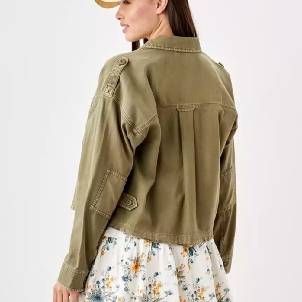 American‎ Eagle Cropped Military Shacket XS - Picture 4 of 11